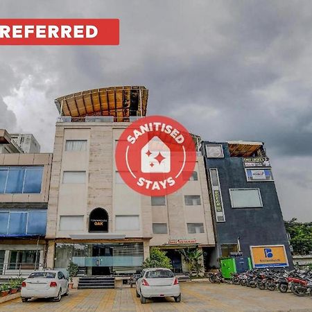 Vaccinated Staff- Townhouse Oak Hotel Silvotel Indore Zewnętrze zdjęcie