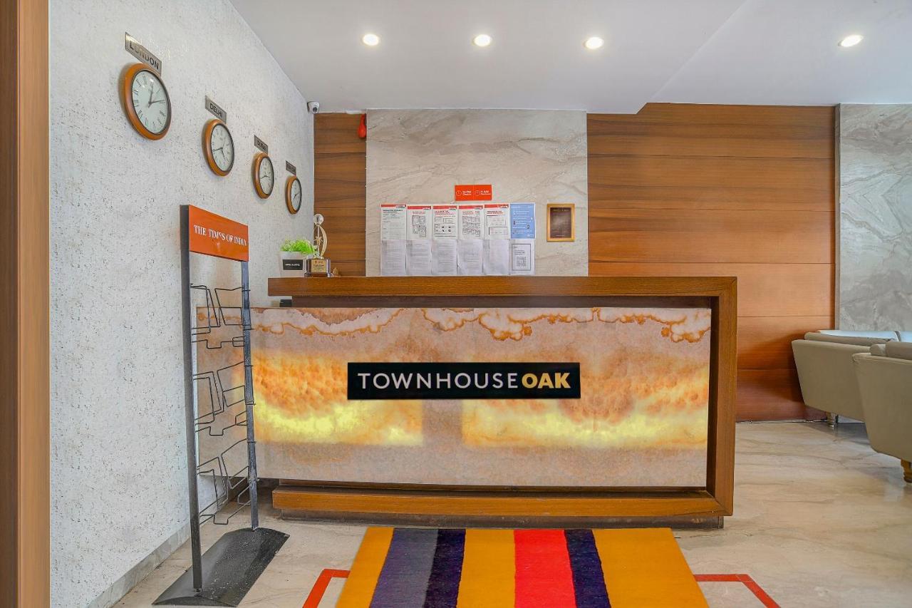 Vaccinated Staff- Townhouse Oak Hotel Silvotel Indore Zewnętrze zdjęcie