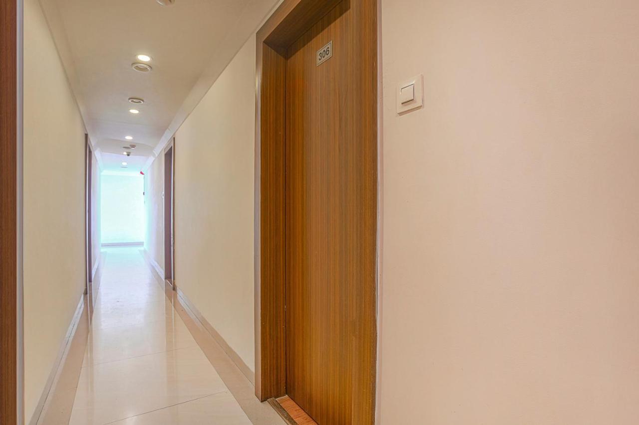 Vaccinated Staff- Townhouse Oak Hotel Silvotel Indore Zewnętrze zdjęcie